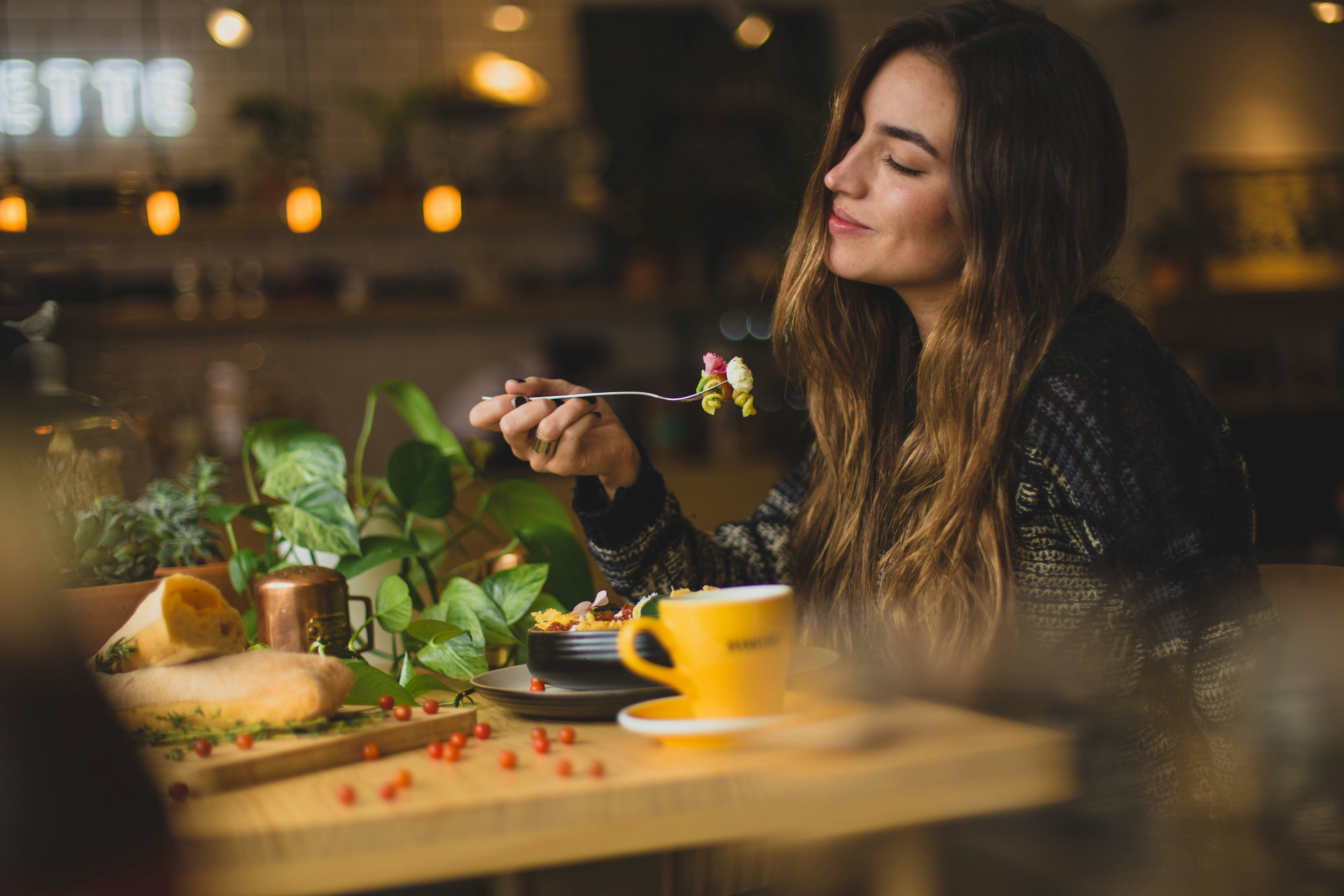 Foodie enjoying pasta